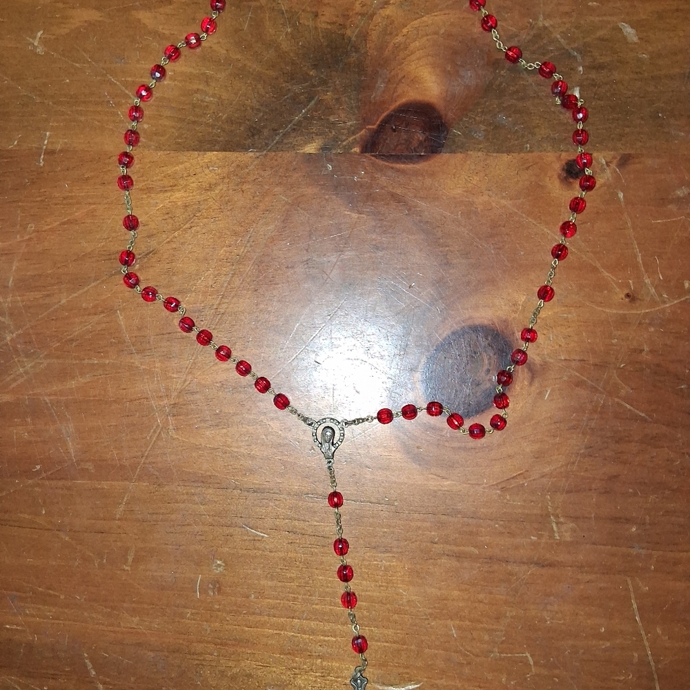 Vintage Red Glass Rosary With Crucifix Marked Italy - Picture 6 of 7